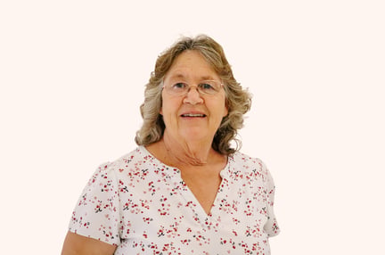 Sharon Dewey Headshot
